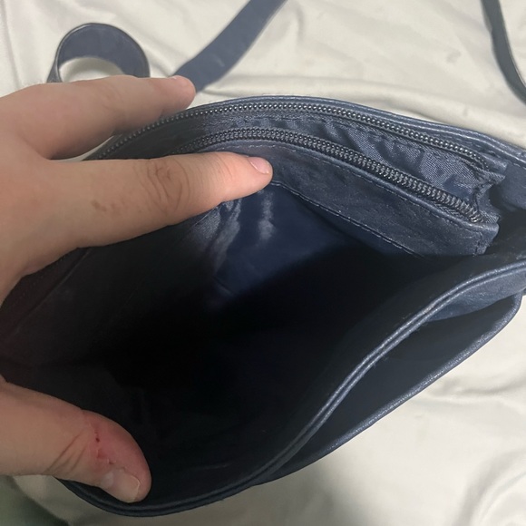 Chic Navy Crossbody Bag - Picture 4 of 6